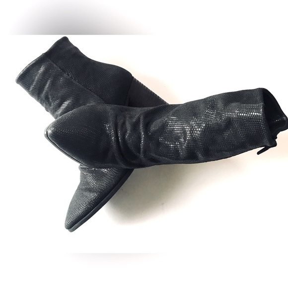 #066 2.5" Black Slouchy Ankle Boots | Sz 39 U.S. 7.5 | Bueno NWOT - Picture 3 of 9